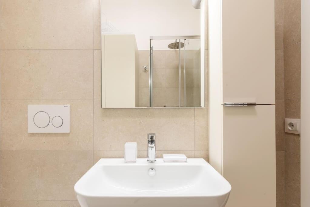 Appartement Elegante Bilocale San Calocero à Milan Extérieur photo